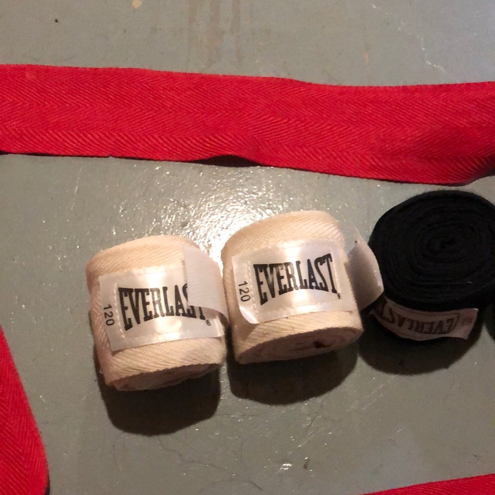Everlast Hand Wraps for boxing, mma training.